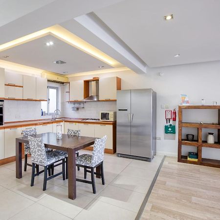 Seafront Apartment-Hosted By Sweetstay Pieta ภายนอก รูปภาพ